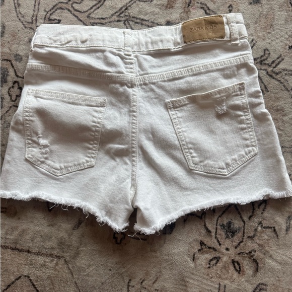 Zara White Shorts High-Waisted Distressed - Picture 3 of 5